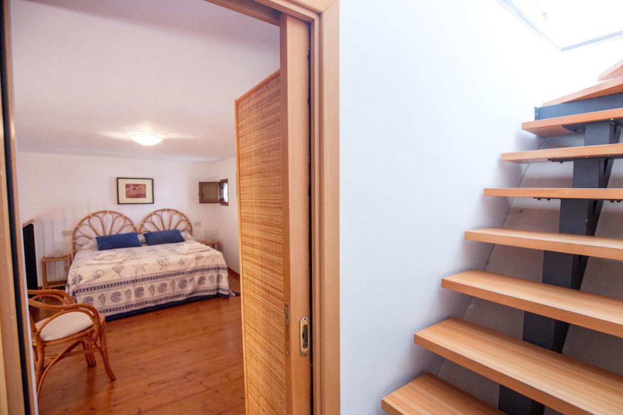 Casa Zu Peppino Lägenhet Lipari  Exteriör bild