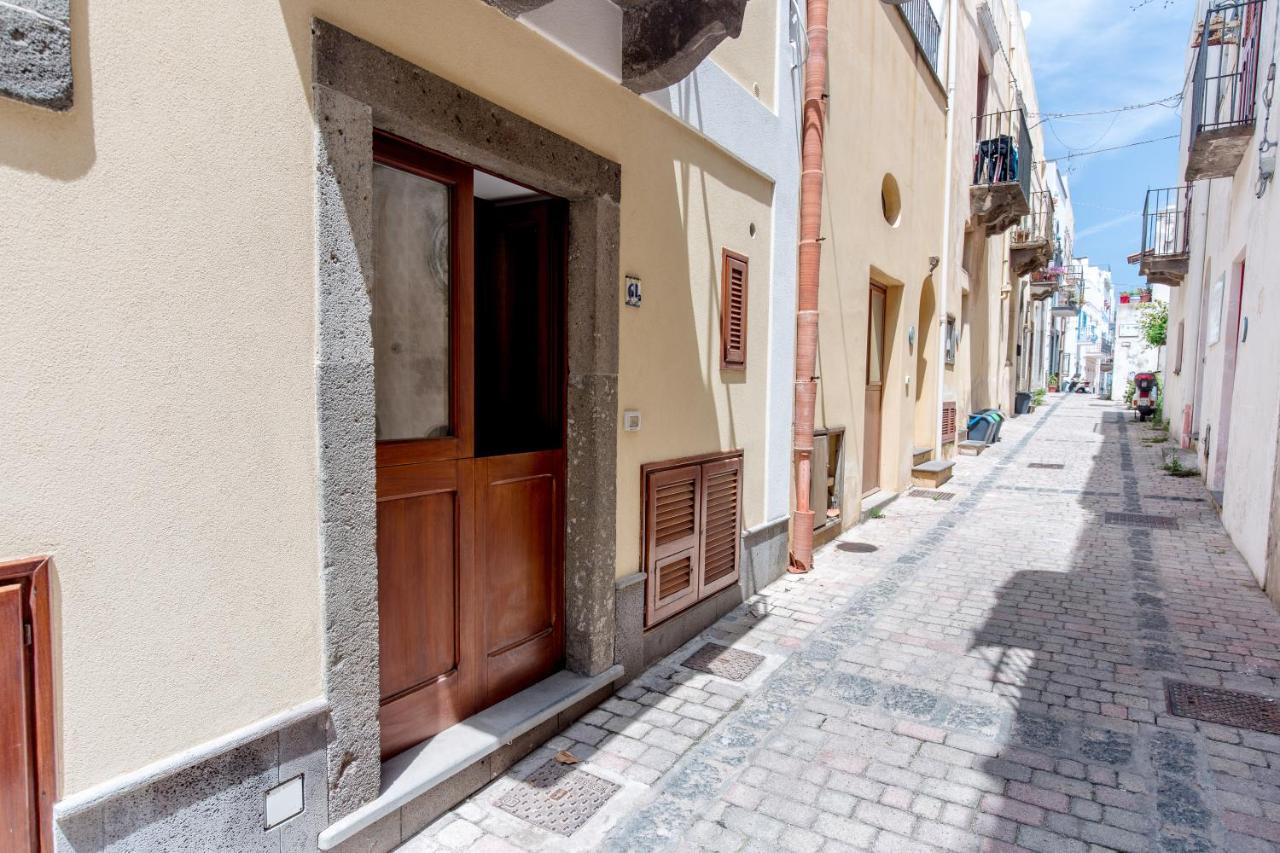 Casa Zu Peppino Lägenhet Lipari  Exteriör bild