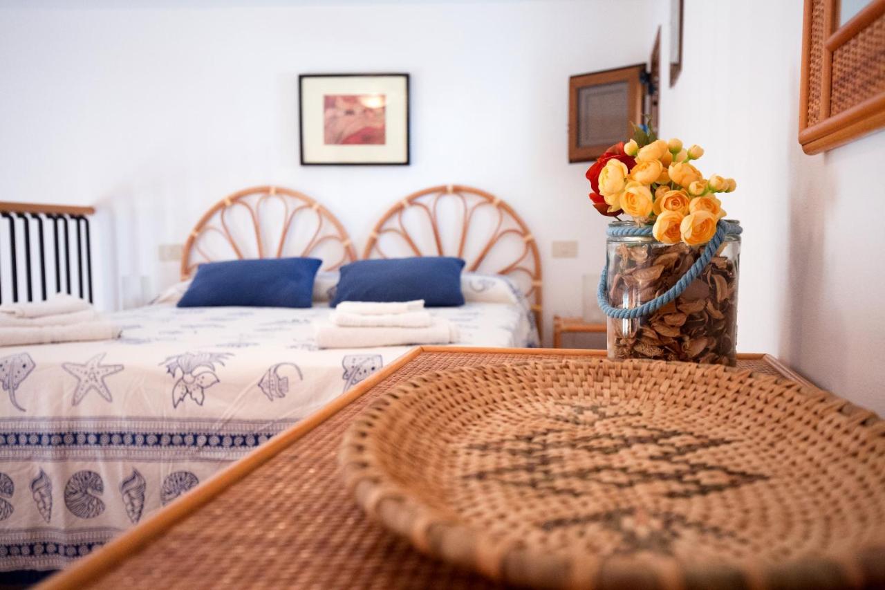 Casa Zu Peppino Lägenhet Lipari  Exteriör bild